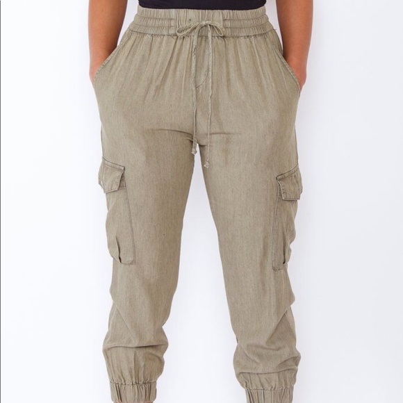 Green cargo joggers 💚 - Picture 3 of 6